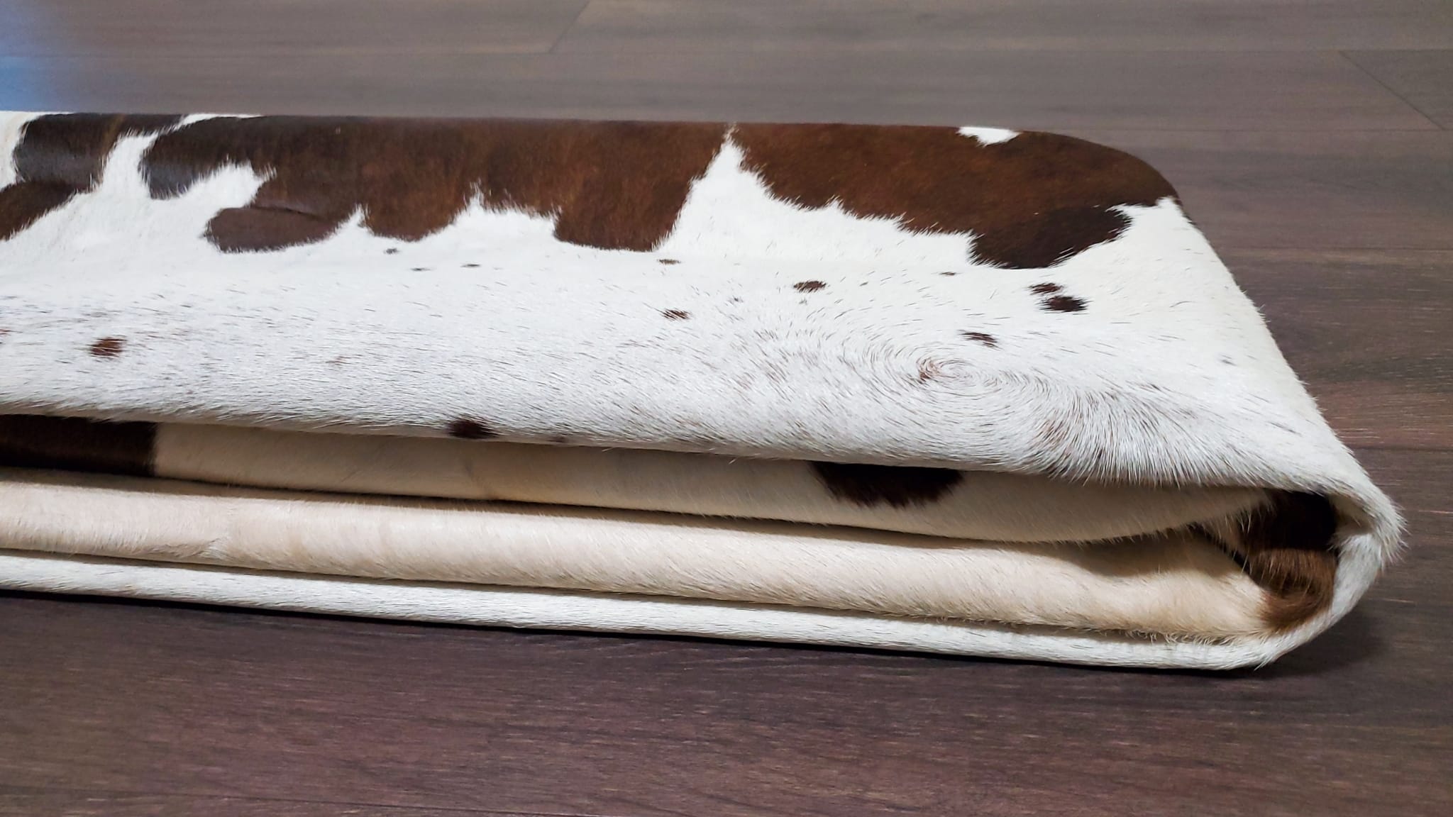 Premium Quality Real Tricolor Cowhide Rug Leather/ Cow Skin Area Rug Hair on Leather Hide 6 ft X 6 ft - 36 x 36 sq.ft Approx. (Tricolor 27)