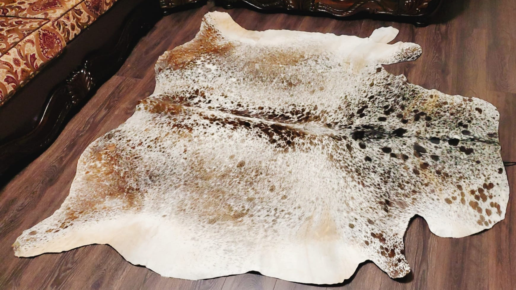 Real Tricolor Cow Skin Area Rug Hair on Leather Hide 6.5 ft X 6.5 ft - 45 x 45 sq.ft Approx. Multicolor Led Lights, Motion Sensor, USB & Battery Power Option